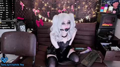 Sylvie online show from January 1, 2025, 5:43 am