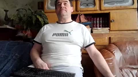 Snapshot of sympa_trique chatting on February 16, 2025, 9:26 am sympa_trique online show from February 16, 2025, 9:26 am
