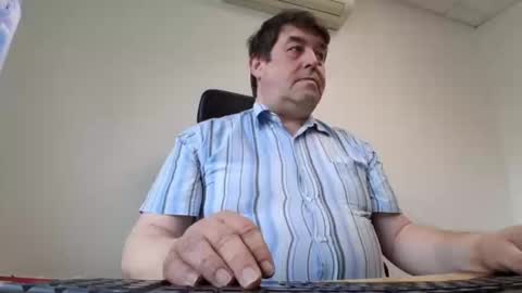 Snapshot of sympa_trique chatting on June 8, 2026, 7:53 am sympa_trique online show from June 8, 2026, 7:53 am
