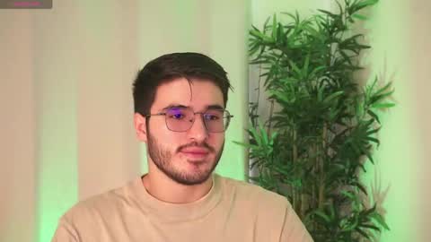 t0ny_wylie online show from April 13, 2026, 3:06 pm