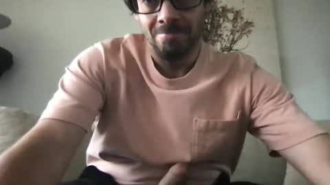 Snapshot of t_fuenzalida chatting on December 14, 2025, 5:18 pm t_fuenzalida online show from December 14, 2025, 5:18 pm