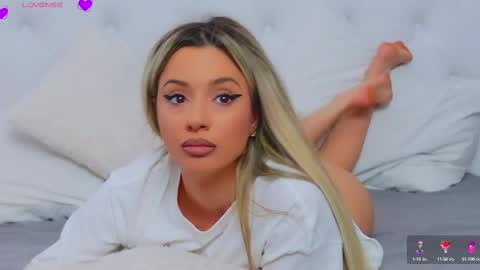 Arianna online show from March 12, 2025, 4:56 pm