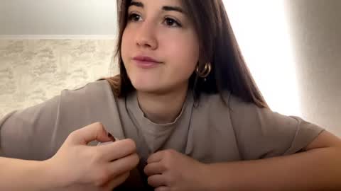Snapshot of tabathasperanza chatting on May 16, 2026, 10:01 am Nika online show from May 16, 2026, 10:01 am
