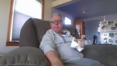 tacrunner66_ online show from April 8, 2026, 8:09 pm