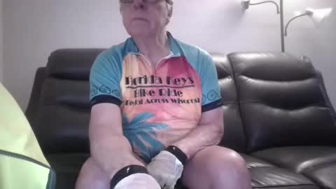 tacrunner66_ online show from April 14, 2026, 2:12 pm