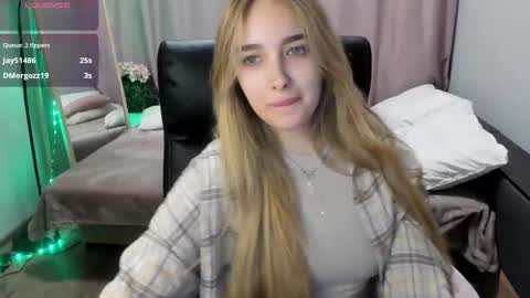 Taisia online show from March 14, 2026, 9:15 am