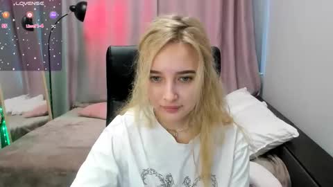 Taisia online show from April 14, 2026, 8:20 am