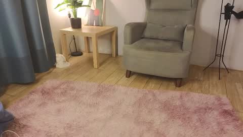 Lizzy online show from April 9, 2026, 6:19 am