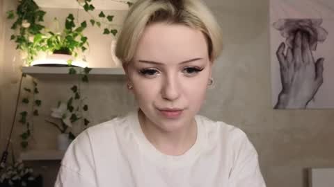 Snapshot of taitatkins chatting on January 24, 2025, 3:11 am Emily online show from January 24, 2025, 3:11 am