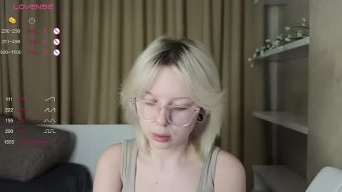 Snapshot of taitatkins chatting on February 19, 2025, 5:27 pm Emily online show from February 19, 2025, 5:27 pm