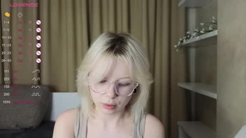 Snapshot of taitatkins chatting on February 19, 2025, 9:03 pm Emily online show from February 19, 2025, 9:03 pm