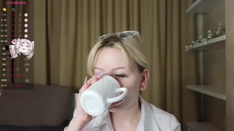 Snapshot of taitatkins chatting on February 28, 2025, 9:01 pm Emily online show from February 28, 2025, 9:01 pm