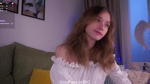 Mia online show from December 15, 2025, 2:38 am