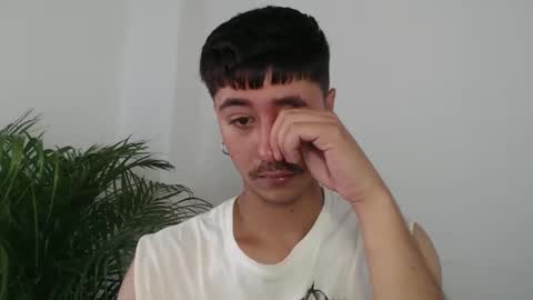 Snapshot of talhi_ chatting on October 29, 2025, 4:53 pm talhi_ online show from October 29, 2025, 4:53 pm