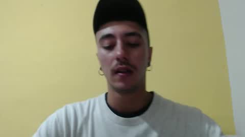 Snapshot of talhi_ chatting on November 20, 2025, 2:01 am talhi_ online show from November 20, 2025, 2:01 am