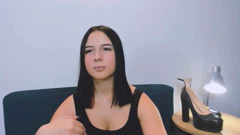 taliasensitive online show from December 15, 2025, 7:18 pm