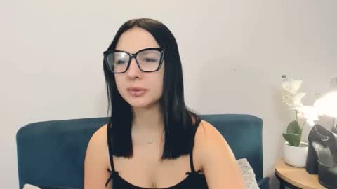 taliasensitive online show from February 13, 2026, 6:42 am