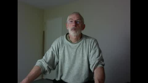 Snapshot of taliesin4321 chatting on October 19, 2025, 6:19 pm Jack Pierrot online show from October 19, 2025, 6:19 pm