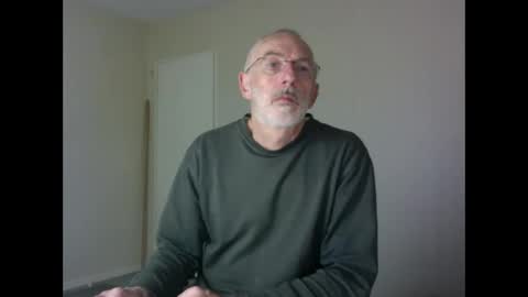 Snapshot of taliesin4321 chatting on November 3, 2025, 8:32 pm Jack Pierrot online show from November 3, 2025, 8:32 pm
