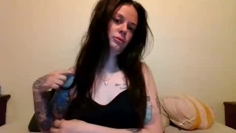 Lily Rhoades online show from March 19, 2026, 7:23 am