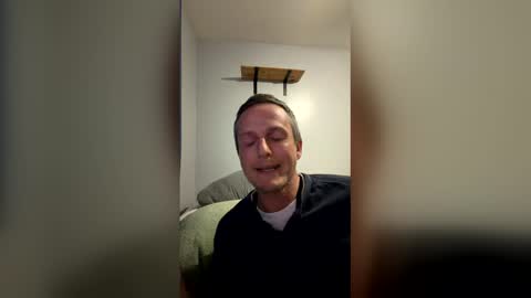 Snapshot of tallglassowater9cut459014 chatting on April 9, 2026, 5:07 am first stream was very fun grateful for every follow and super active chat online show from April 9, 2026, 5:07 am