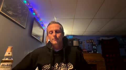 Snapshot of tallglassowater9cut459014 chatting on April 11, 2026, 9:57 am first stream was very fun grateful for every follow and super active chat online show from April 11, 2026, 9:57 am