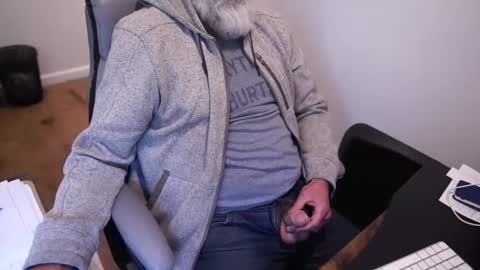 Snapshot of tallguy4unow chatting on May 5, 2026, 7:55 pm tallguy4unow online show from May 5, 2026, 7:55 pm