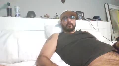 talllatino310 online show from November 17, 2025, 9:09 pm