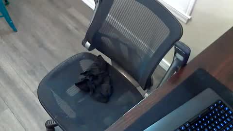 tallslimsmooth online show from February 5, 2026, 6:01 pm