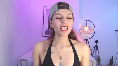 Snapshot of tamara_slimx chatting on February 1, 2025, 7:05 am Tamara online show from February 1, 2025, 7:05 am