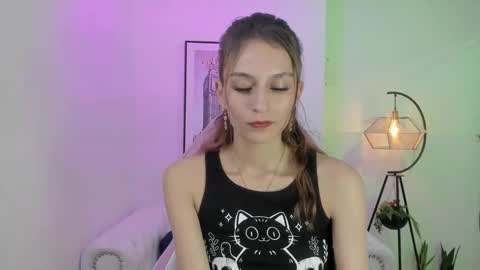 Snapshot of tamara_slimx chatting on March 7, 2025, 9:51 am Tamara online show from March 7, 2025, 9:51 am