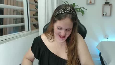 Snapshot of tamy_shine87 chatting on January 26, 2025, 11:50 pm Im Samy online show from January 26, 2025, 11:50 pm