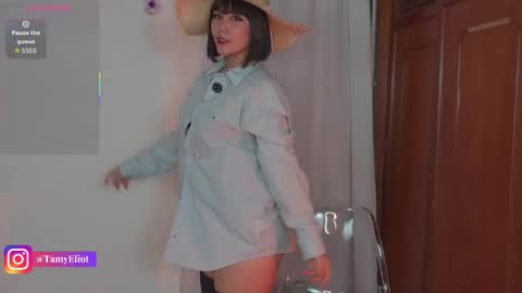 Tamy online show from November 26, 2025, 3:51 am