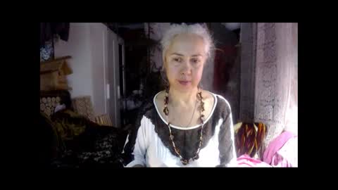 Milena online show from October 20, 2025, 1:22 pm