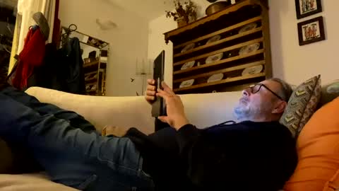 Dominique online show from January 15, 2025, 6:08 pm