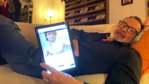 Dominique online show from February 15, 2025, 9:48 pm