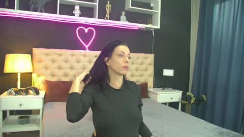 Tania Karevina online show from May 11, 2026, 5:24 am