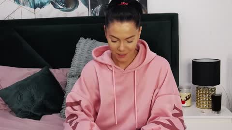 Snapshot of taniyagrey chatting on December 4, 2024, 10:35 am tanyaGrey online show from December 4, 2024, 10:35 am