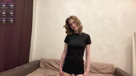 Mia online show from March 27, 2026, 1:22 am