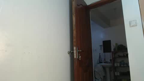 tania online show from May 22, 2026, 9:42 pm