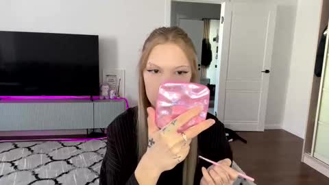 Snapshot of tanyaquartaro chatting on February 10, 2026, 11:03 am Alisa online show from February 10, 2026, 11:03 am