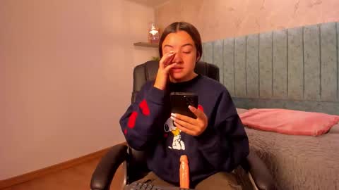 Snapshot of tara_parker chatting on February 21, 2026, 12:39 pm Tara online show from February 21, 2026, 12:39 pm