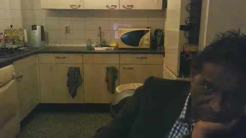 Genaro Thode online show from October 16, 2025, 11:28 pm