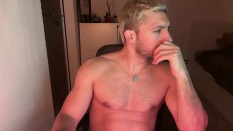 tarquit8 online show from September 29, 2025, 9:19 pm