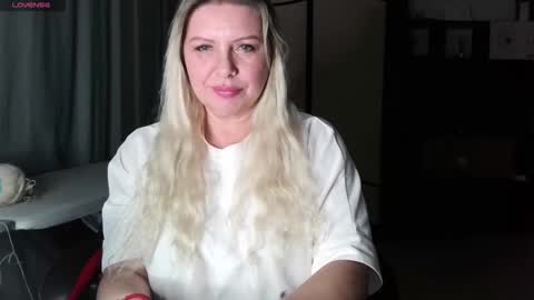 Tasha  Moon online show from October 27, 2025, 6:12 pm