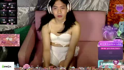 TashaKai online show from April 17, 2026, 1:19 am