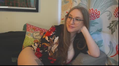 Vivian  Clark online show from October 10, 2025, 1:43 pm