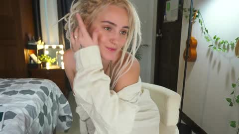 Snapshot of tasty_tomato chatting on January 10, 2025, 8:29 am RHEA  pronanciation like Reya   online show from January 10, 2025, 8:29 am