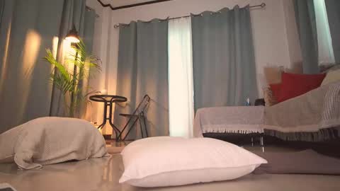 Snapshot of tasty_tomato chatting on September 12, 2025, 9:09 am RHEA  pronanciation like Reya   online show from September 12, 2025, 9:09 am