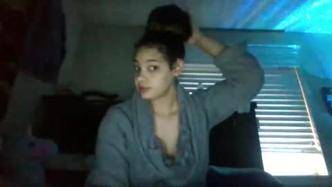 tastylolaa online show from February 3, 2025, 12:58 am